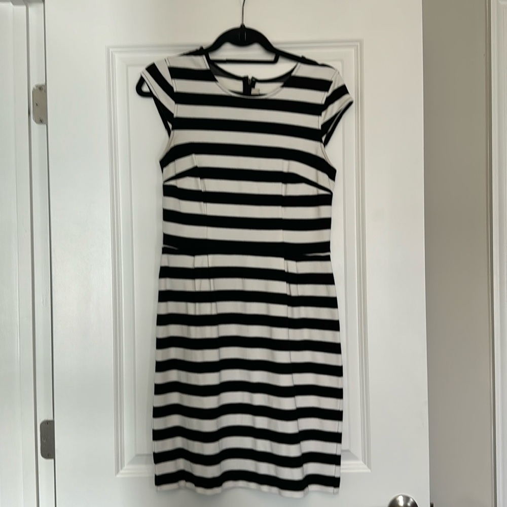 Loft Black and White Sheath Dress Size 6